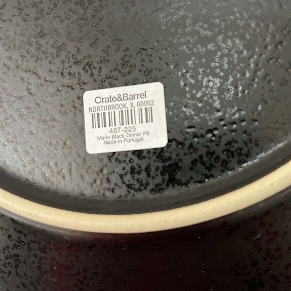 Crate&Barrel Marin Black Dinner Plate Portugal 10 1/2 In Round 1 1/2 In Tall - Picture 5 of 12